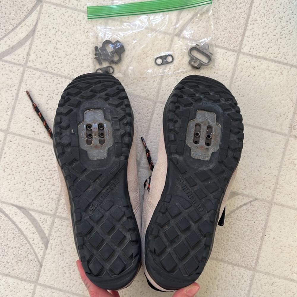 Shimano Cycling Shoes, SH-M036W, Men’s size 7, Women’s 8.5/9 - Picture 2 of 5